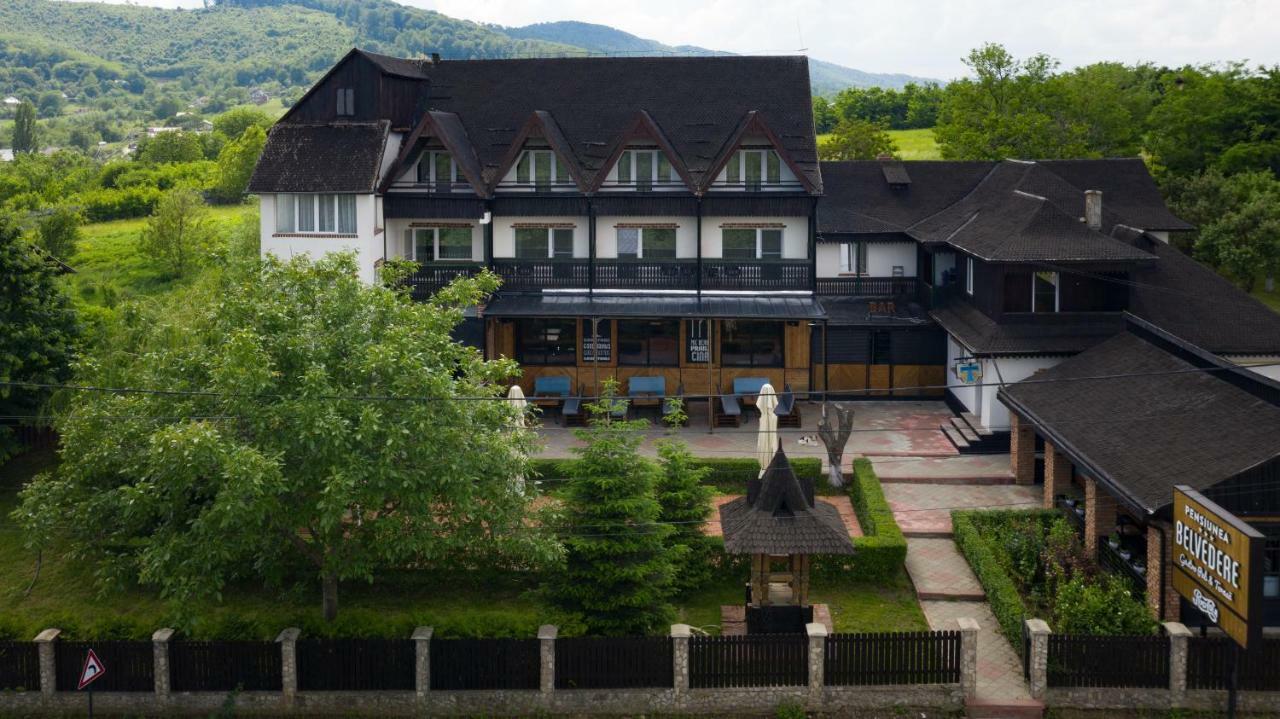 Pensiunea Belvedere Târgu Neamţ Bagian luar foto